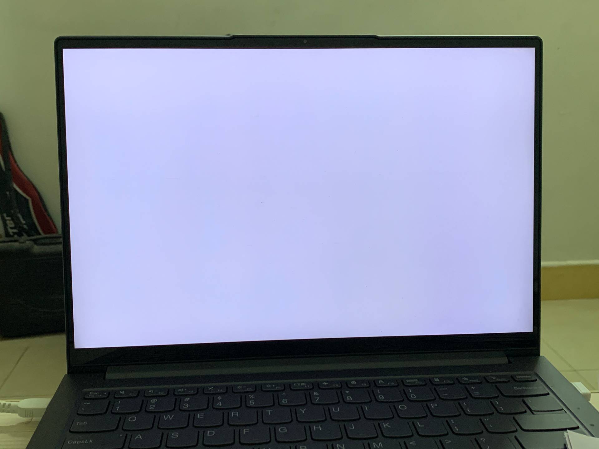 LCD vit skärm dilemma? CNK:s trestegs felsökningsmetod ger effektiv upplösning!